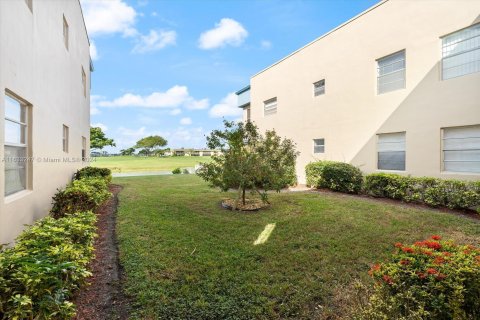 Condo in Delray Beach, Florida, 1 bedroom  № 1293742 - photo 12