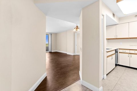 Condominio en venta en Clearwater, Florida, 2 dormitorios, 99.41 m2 № 1064698 - foto 3