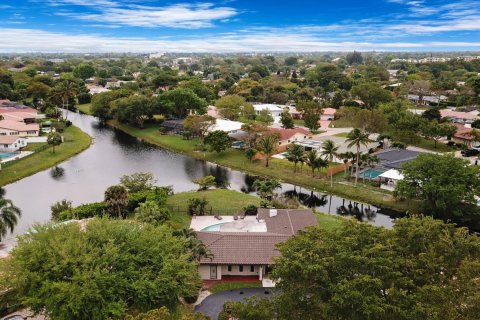 Villa ou maison à vendre à Coral Springs, Floride: 4 chambres, 195.09 m2 № 1073876 - photo 2
