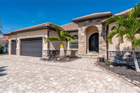 Villa ou maison à vendre à Punta Gorda, Floride: 3 chambres, 216.18 m2 № 1044305 - photo 7