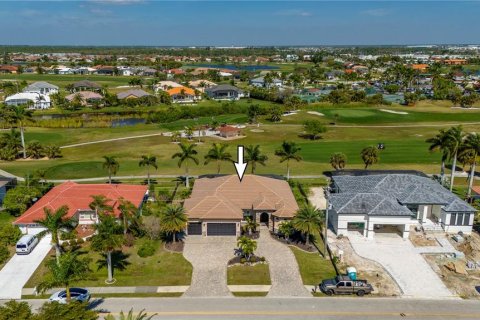 Villa ou maison à vendre à Punta Gorda, Floride: 3 chambres, 216.18 m2 № 1044305 - photo 3