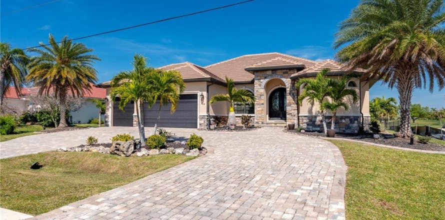 Casa en Punta Gorda, Florida 3 dormitorios, 216.18 m2 № 1044305