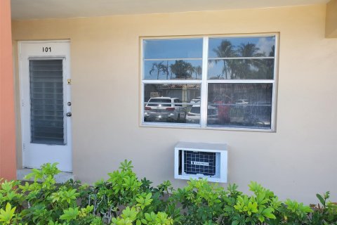 Condo in Fort Lauderdale, Florida, 1 bedroom  № 1217186 - photo 11