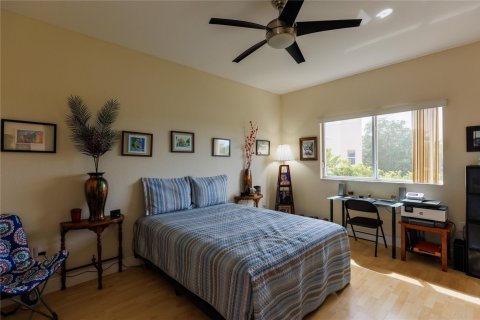 Condo in Tamarac, Florida, 2 bedrooms  № 1050036 - photo 12