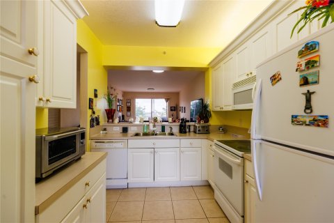 Condo in Tamarac, Florida, 2 bedrooms  № 1050036 - photo 16