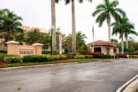 Condo in Tamarac, Florida, 2 bedrooms  № 1050036 - photo 22