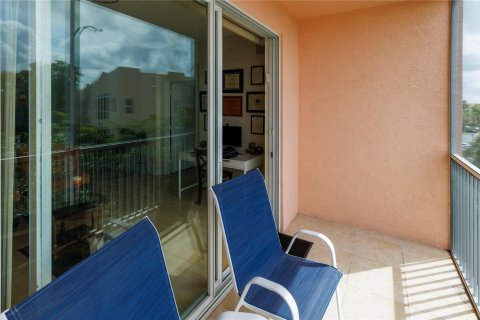 Condominio en venta en Tamarac, Florida, 2 dormitorios, 114.64 m2 № 1050036 - foto 3