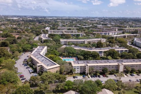 Condo in Coconut Creek, Florida, 2 bedrooms  № 1050035 - photo 14