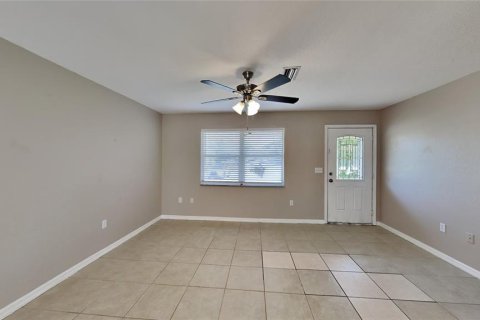 Villa ou maison à vendre à Punta Gorda, Floride: 3 chambres, 93.65 m2 № 1042329 - photo 4