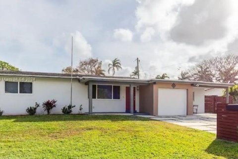 House in Wilton Manors, Florida 3 bedrooms, 143.16 sq.m. № 1240499 - photo 23