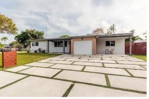 Casa en venta en Wilton Manors, Florida, 3 dormitorios, 143.16 m2 № 1240499 - foto 1