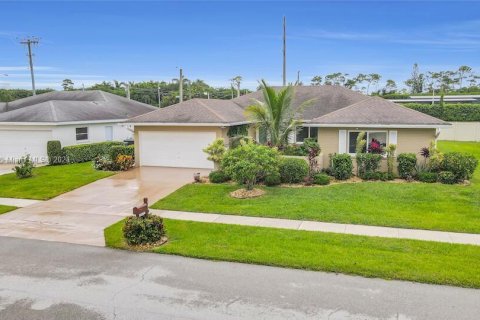 Villa ou maison à vendre à Boynton Beach, Floride: 3 chambres, 217.39 m2 № 1240500 - photo 3