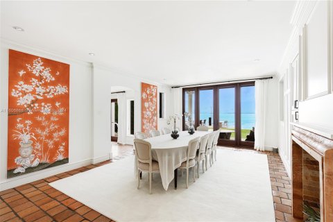 House in Miami Beach, Florida 5 bedrooms, 648.18 sq.m. № 1230823 - photo 5