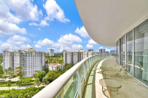 Condominio en venta en Aventura, Florida, 2 dormitorios, 222.97 m2 № 1381606 - foto 2