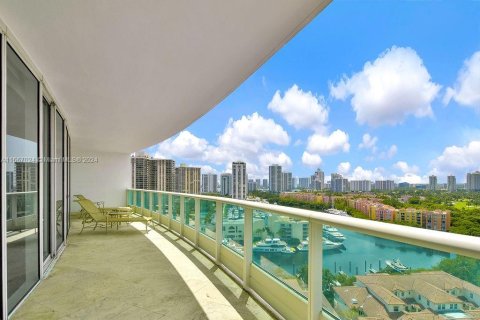 Condominio en venta en Aventura, Florida, 2 dormitorios, 222.97 m2 № 1381606 - foto 13