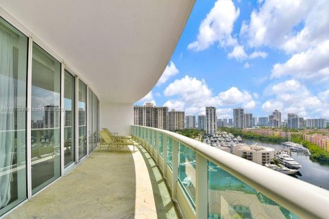 Condo in Aventura, Florida, 2 bedrooms  № 1381606 - photo 18