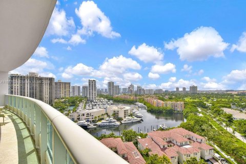 Condominio en venta en Aventura, Florida, 2 dormitorios, 222.97 m2 № 1381606 - foto 20