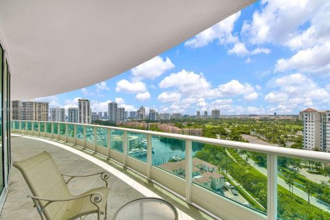 Condo in Aventura, Florida, 2 bedrooms  № 1381606 - photo 23