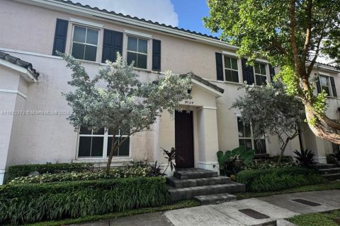 Touwnhouse à vendre à Miami, Floride: 3 chambres, 149.39 m2 № 1394745 - photo 1