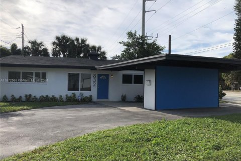 House in Wilton Manors, Florida 4 bedrooms, 159.33 sq.m. № 1394749 - photo 8