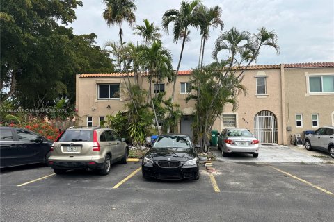 Touwnhouse à vendre à Miami Gardens, Floride: 2 chambres, 103.12 m2 № 1054093 - photo 9