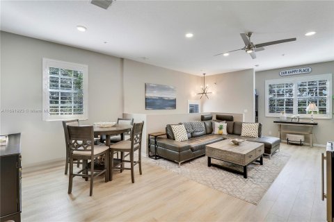 Condo in Tequesta, Florida, 3 bedrooms  № 1443308 - photo 4