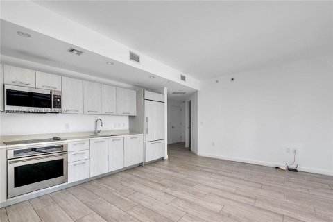 Condo in Miami, Florida, 2 bedrooms  № 1384098 - photo 5