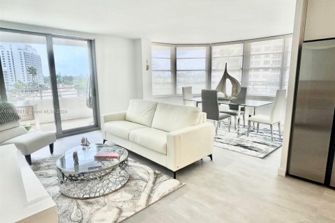 Condo in Miami Beach, Florida, 1 bedroom  № 1384097 - photo 4