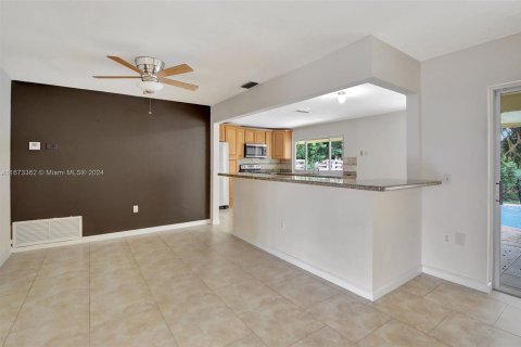 Villa ou maison à vendre à Pembroke Pines, Floride: 3 chambres, 150.78 m2 № 1396715 - photo 7