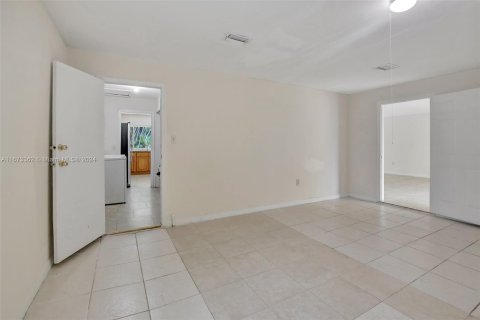 Villa ou maison à vendre à Pembroke Pines, Floride: 3 chambres, 150.78 m2 № 1396715 - photo 27