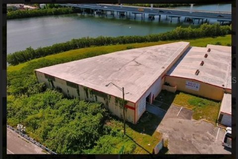 Commercial property in Tampa, Florida 2193.42 sq.m. № 1346827 - photo 10