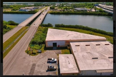 Commercial property in Tampa, Florida 2193.42 sq.m. № 1346827 - photo 8