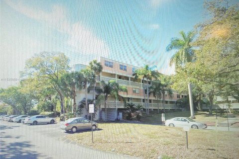 Copropriété à vendre à Lauderhill, Floride: 2 chambres, 111.02 m2 № 1019525 - photo 1