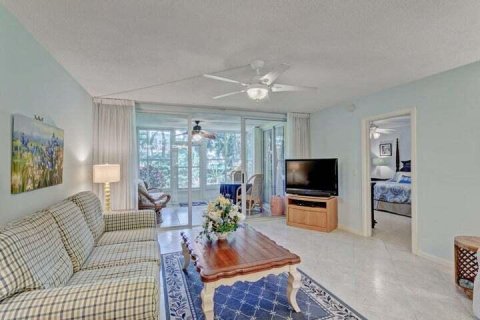 Condo in Riviera Beach, Florida, 2 bedrooms  № 1077044 - photo 27