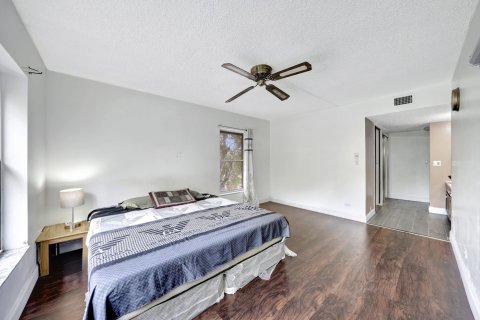 Condo in Lauderhill, Florida, 2 bedrooms  № 1044184 - photo 13