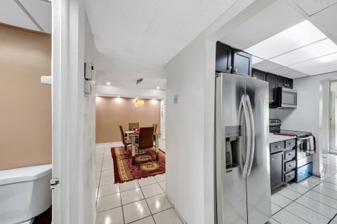 Condo in Lauderhill, Florida, 2 bedrooms  № 1044184 - photo 23