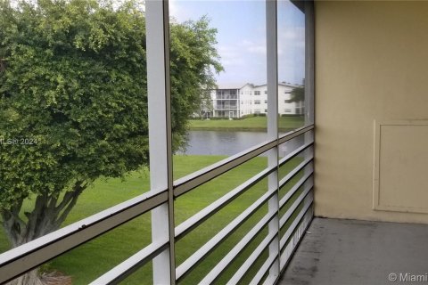 Condo in Boca Raton, Florida, 2 bedrooms  № 1031200 - photo 11