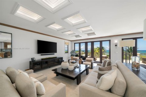 Casa en venta en Miami Beach, Florida, 8 dormitorios, 600.24 m2 № 1293952 - foto 4