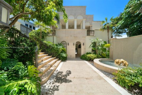 Villa ou maison à vendre à Miami Beach, Floride: 8 chambres, 600.24 m2 № 1293952 - photo 12