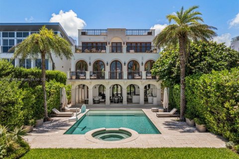 Villa ou maison à vendre à Miami Beach, Floride: 8 chambres, 600.24 m2 № 1293952 - photo 20