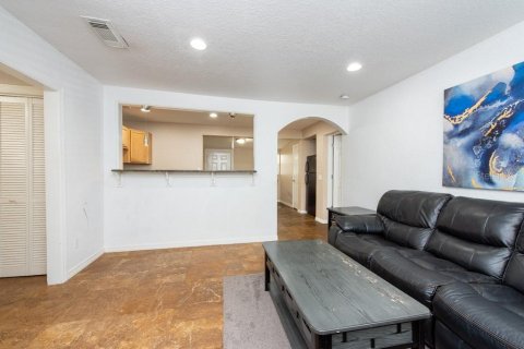 Casa en venta en Tampa, Florida, 3 dormitorios, 113.43 m2 № 1253239 - foto 2