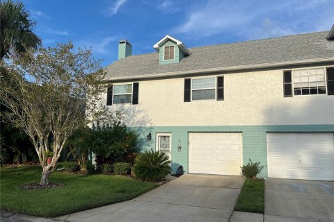 Condo in New Port Richey, Florida, 2 bedrooms  № 1322792 - photo 1