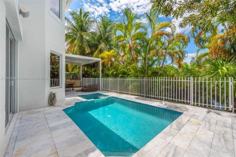 Villa ou maison à vendre à Aventura, Floride: 5 chambres, 333.98 m2 № 1354646 - photo 4