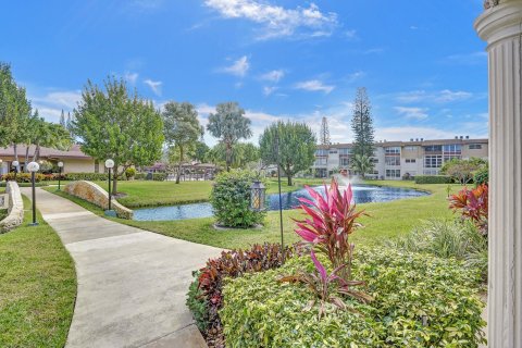 Condo in Lauderdale Lakes, Florida, 1 bedroom  № 1038293 - photo 3