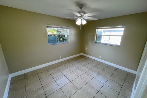 House in Fort Lauderdale, Florida 4 bedrooms, 126.16 sq.m. № 1074977 - photo 15