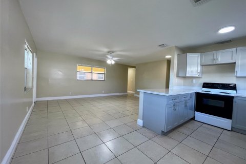 House in Fort Lauderdale, Florida 4 bedrooms, 126.16 sq.m. № 1074977 - photo 28