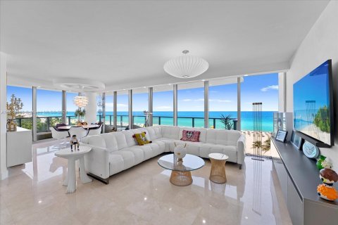 Copropriété à vendre à Miami Beach, Floride: 3 chambres, 209.03 m2 № 1398405 - photo 1