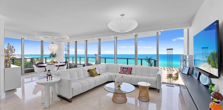 Condominio en Miami Beach, Florida, 3 dormitorios  № 1398405