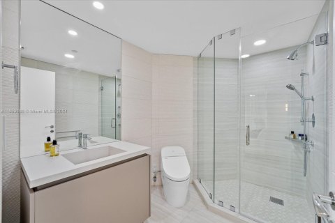 Condo in Miami Beach, Florida, 3 bedrooms  № 1398405 - photo 26