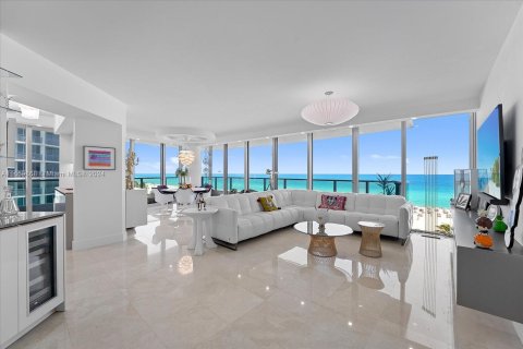 Condominio en venta en Miami Beach, Florida, 3 dormitorios, 209.03 m2 № 1398405 - foto 10